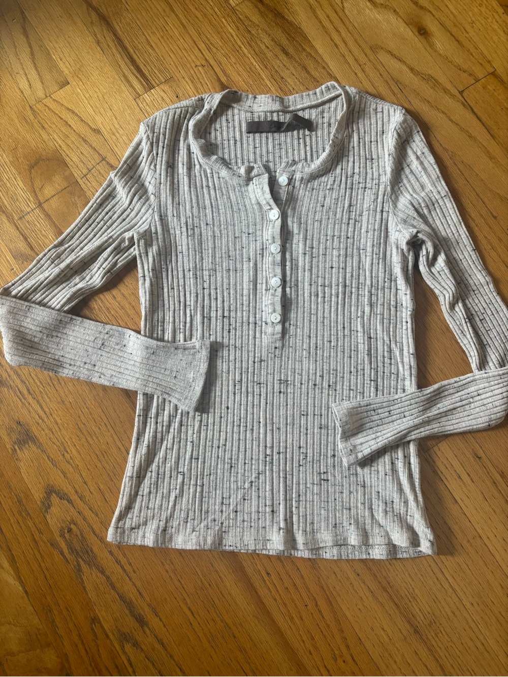 ENZA COSTA Luxurious Ribbed Henley Made in USA Like New Condition